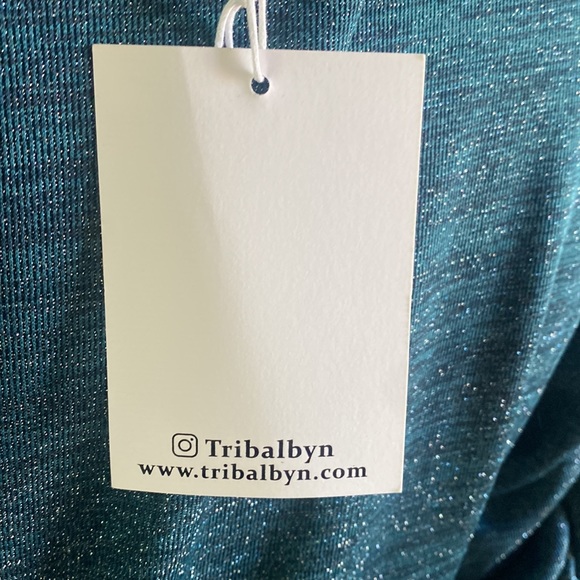 TRIBALBYN GREEN SPARKLY 3/4 SLEEVE WRAP DRESS MEDIUM NEW - Picture 8 of 12